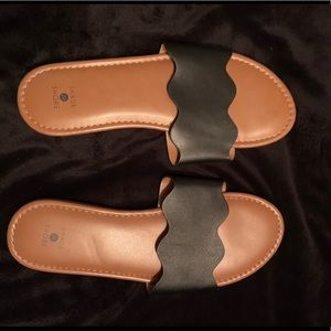 one strap sandals